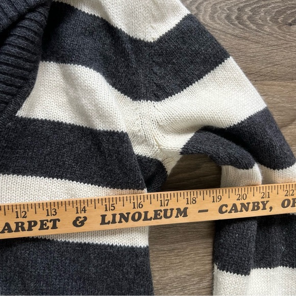 NWT American Eagle Angora Rabbit Hair Blend Black White Striped Sweater size XL - Picture 9 of 10